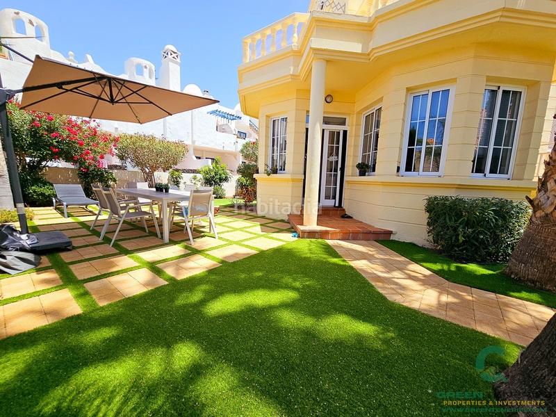 Foto d44a578c-caa4-4264-8480-57ec3c627e30. Casa adossada amb piscina a Playa de Fañabé Adeje