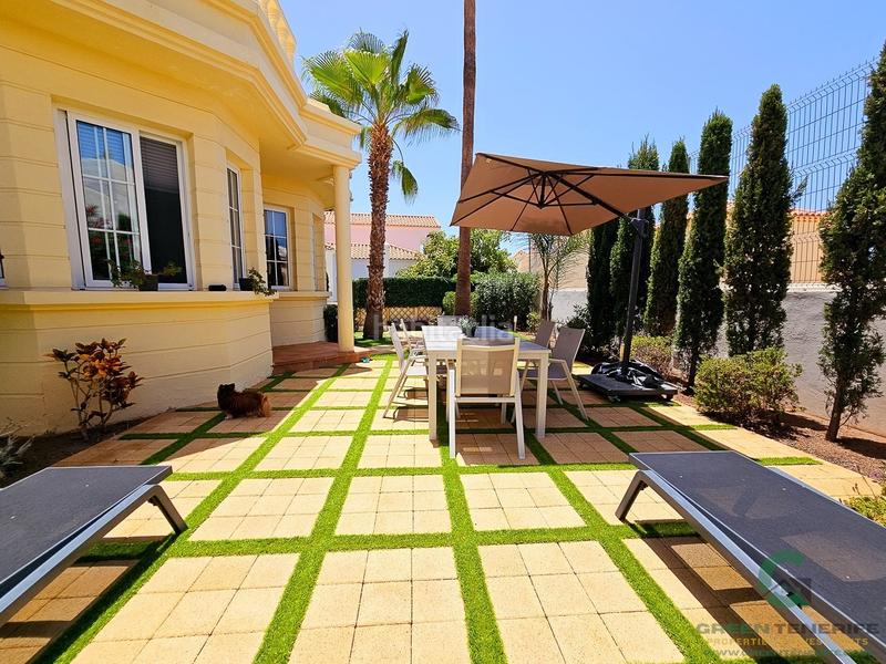 Foto eaf308da-f32c-4b02-a272-04d58a63e970. Casa adossada amb piscina a Playa de Fañabé Adeje