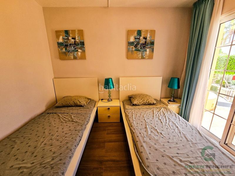 Foto f59b7787-dd72-41fb-95fa-930c08ee4437. Casa adossada amb piscina a Playa de Fañabé Adeje