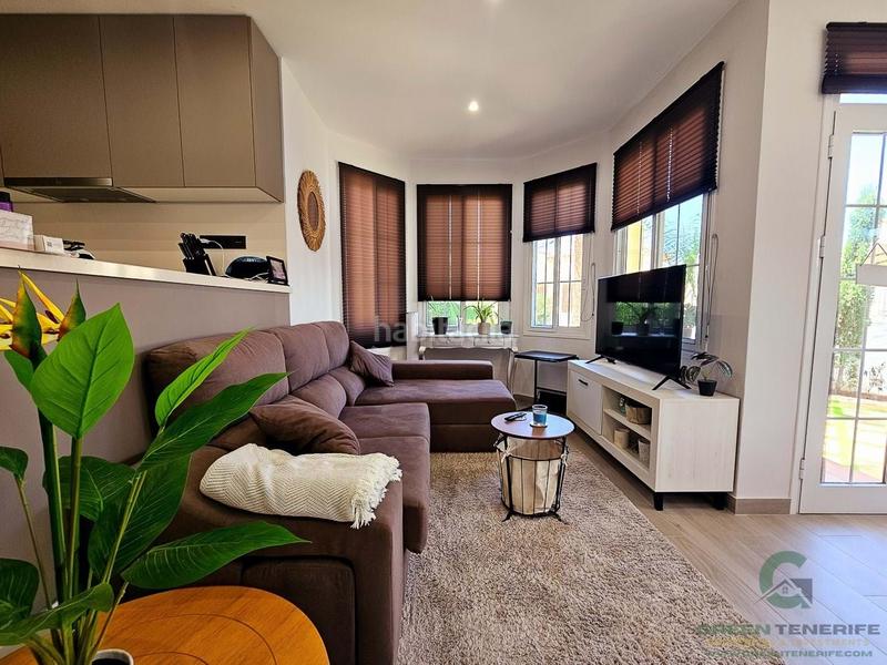 Foto fb6c8358-12ee-4365-b5b8-782e6af19c39. Casa adossada amb piscina a Playa de Fañabé Adeje