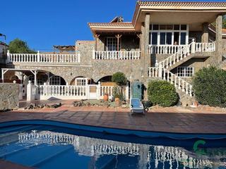 Maison  Volcán de san antonio  arona. Se vende villa con 5 apartamentos independientes, cada uno con a