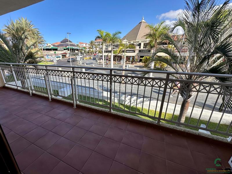 Foto b5ef8a0b-90a6-4ee8-96bf-82105332e623. Appartamento con piscina in Playa de las Américas Arona