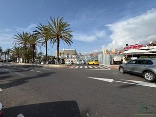 Location Local commercial  Av. santiago puig. Amplio local comercial en alquiler en av. santiago puig, arona.d