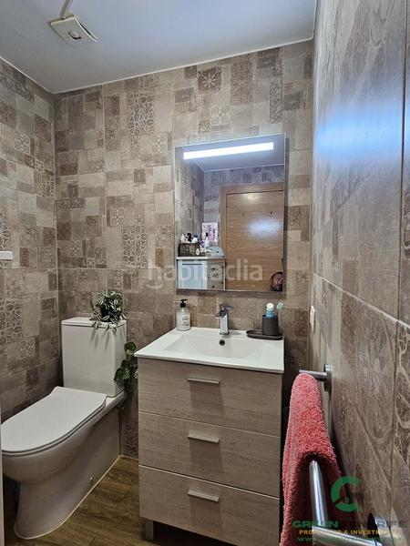 Foto f7d2de86-e25a-42a2-a8bb-6bf766f19471. Attique avec parking dans La Camella Arona