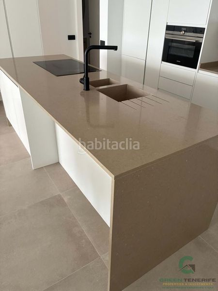 Foto daa21e1b-c4b3-4292-9247-517aafe17b65. Pis amb aparcament piscina a Costa del Silencio Arona