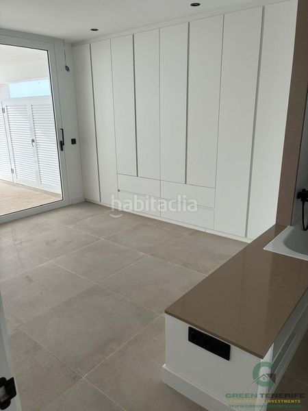 Foto f72352ed-30fc-4302-9a06-91a160f19af5. Pis amb aparcament piscina a Costa del Silencio Arona