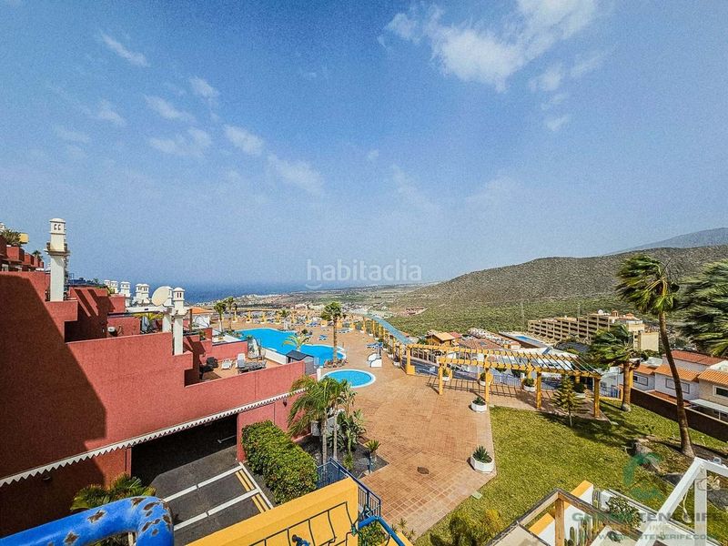 Foto c79835ce-cf35-4657-8702-ded9b2cdb272. Pis amb aparcament piscina a Casco Urbano Adeje