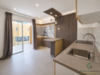 Flat  Av suecia  es: pl: pt: ed candelaria cristianos
 arona (cristia. Apartamento totalmente reformado y a estrenar en plena avenida s