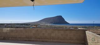 Piso  Hernán cortés. Exquisito bajo de obra nueva en la tejita, el médano, con 3 dorm