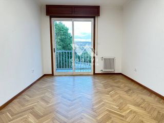 Pis  Avenida celanova. Piso en venta en a valenz�