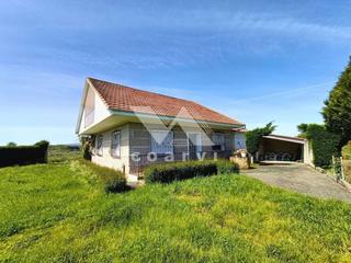 Pis  Escarnabois. Casa en venta en trasmirás