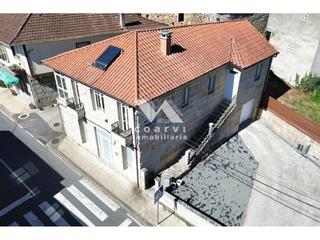 Haus  Eladio sabucedo. Casa de piedra independiente en venta en moreiras