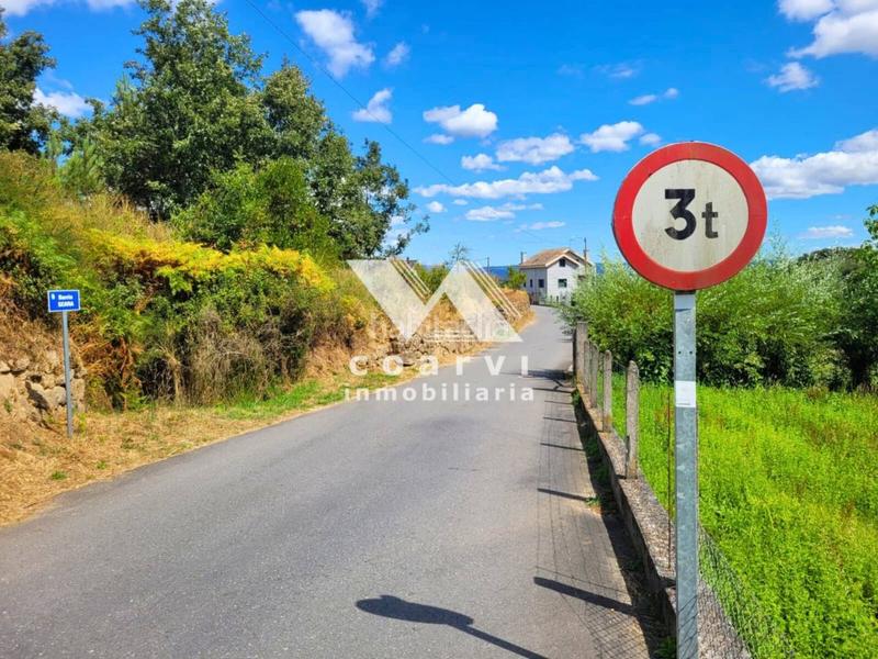 Foto b6a5c137-7db1-486d-9561-71b1237a6f5a. Finca rústica terreno edificable en moreiras, . en Toén