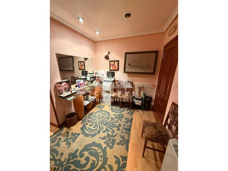 Foto 8766d05b-4e12-46f6-8298-4fd41c4bb0ce. Miete etagenwohnung mit heizung in Centro Ourense