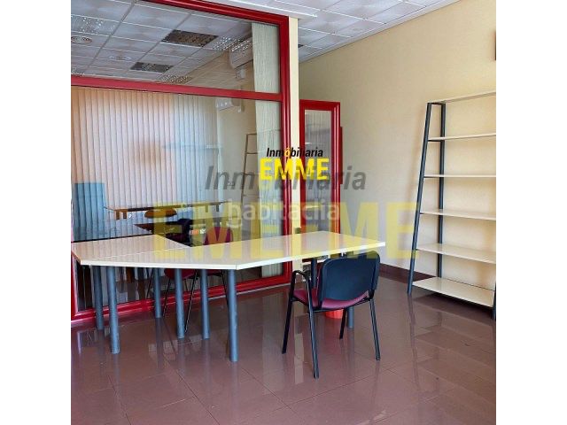 Foto bb6923f5-c5ee-44d8-ae32-0bcec2343070. Lloguer local comercial a Centro Ronda