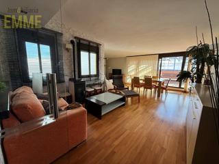 Miete Dachwohnung in Casco Histórico. Ático de lujo en pleno centro con garaje