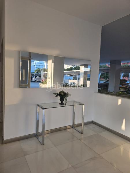 Foto f4cef095-d3b7-4abf-b45c-da5d4dcbf2f3. Lloguer apartament amb calefacció aparcament piscina a Fuengirola