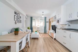 Miete Appartement  Calle poeta salvador rueda. Se alqula corta temporada