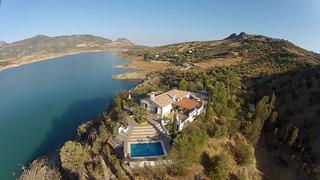 Casa  Carretera, ca-0419. Impresionante propiedad con vistas panorámicas y acceso al lagob
