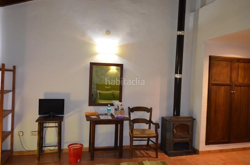 Foto b196450e-c3b4-49b3-a736-f53d8e953f9e. Edificio in Júzcar