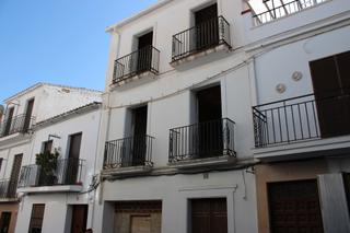 Casa adossada a Calle cruz verde 2. Increíble oportunidad de tener una propiedad de 327 metros cuadr