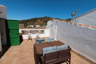 Casa adossada a Calle san josé 9. Impresionante casa de pueblo totalmente reformada con terraza y