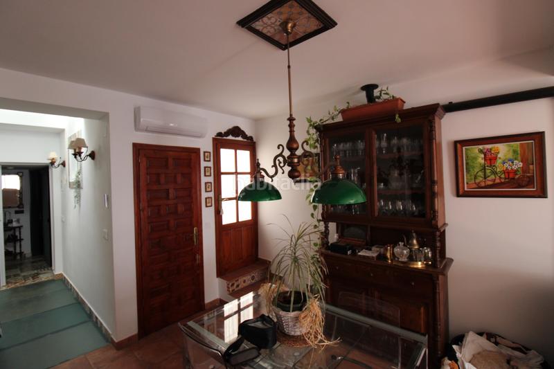 Foto b2f49955-7a1e-4dfd-a526-3652f9ab71c7. Casa adosada en calle pastor divino 12 casa adosada con garaje y terrazas en el corazón en Ronda
