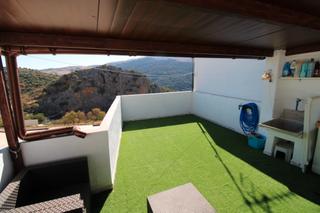 Maison jumelée  Calle fuente 71. Casa de pueblo con amplia terraza y vistas a las montañas en ben