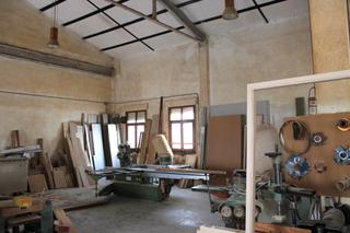 Casa  Calle corrales. Se vende taller de carpintería totalmente equipadodescubra esta
