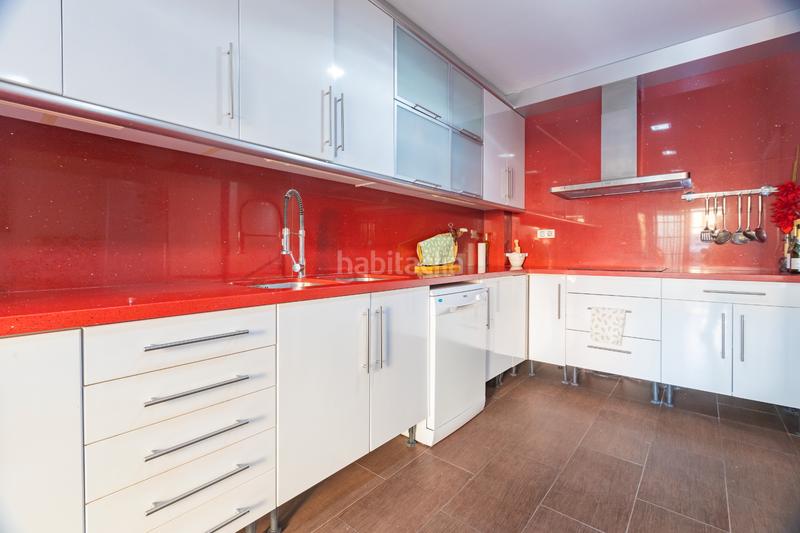 Foto c370ec2c-adeb-40f1-898f-6e838e4c9fb8. Casa amb xemeneia calefacció aparcament a Diagonal-Colomeres Gavà