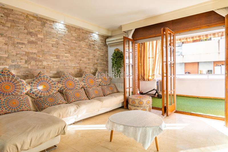 Foto f451f018-eda3-47da-b236-2a977ddf118e. Casa amb xemeneia calefacció aparcament a Diagonal-Colomeres Gavà