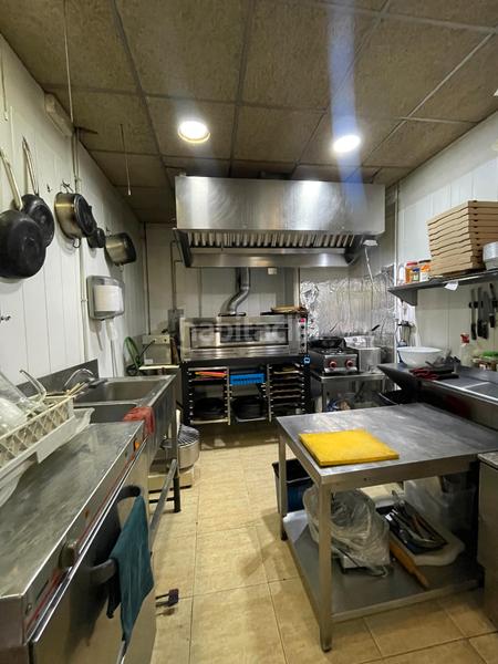 Foto ba91c379-75a8-4134-a34c-e885638ee1c1. Traspaso local comercial restaurante, pizzería en traspaso en calle de sant lluís en Gavà