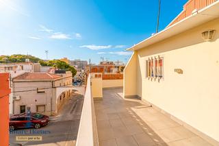 Casa bifamiliare  Carrer de pau claris. ¡fantástica casa en venta en el corazón de gavà!