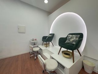 Traspaso Local Comercial  Carrer de montflorit. ¡traspaso de estética en pleno centro de gavà!