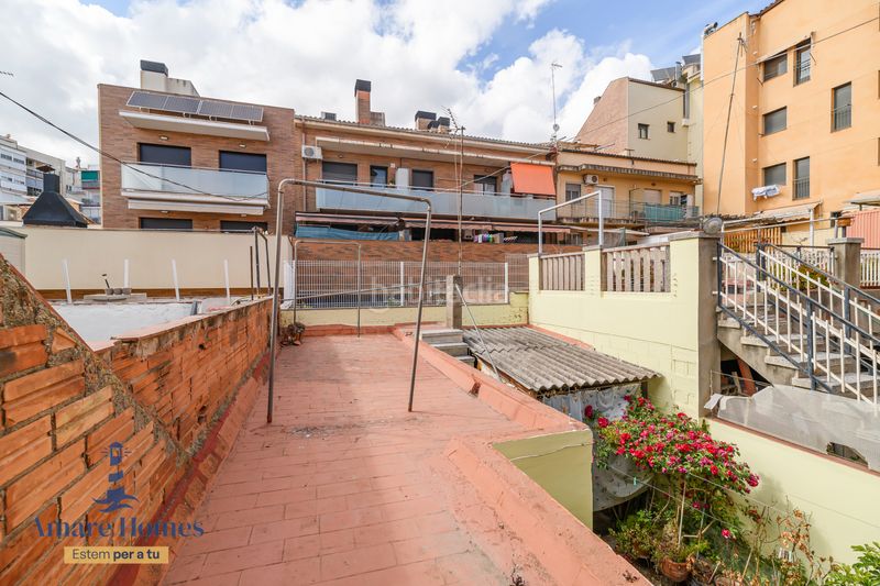 Foto 1025ff38-d142-4175-805d-558f25eebe26. Casa adossada amb calefacció a Passeig Maragall Gavà
