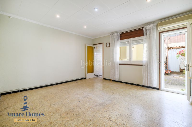 Foto db42a796-9dee-4310-b82c-58ed944f46d3. Casa adossada amb calefacció a Passeig Maragall Gavà
