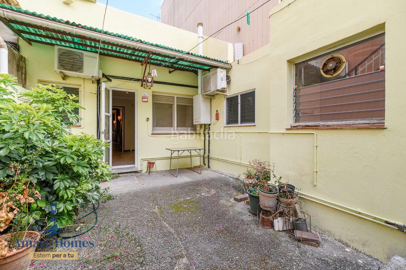 Foto f4d41f2c-0a7f-4b93-a15c-c9e0cef6a15f. Casa adossada amb calefacció a Passeig Maragall Gavà