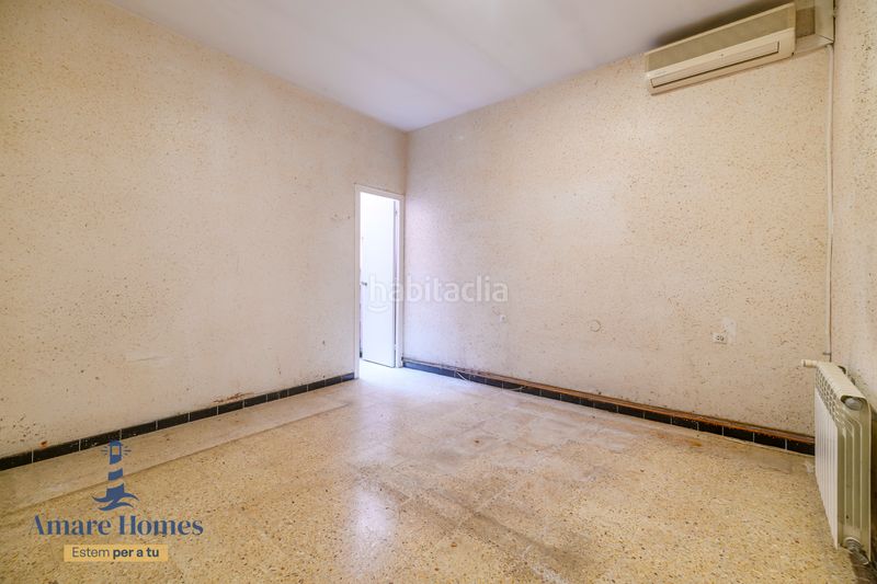 Foto fa1e5fe4-b234-4777-81f7-ff45df7ff17d. Casa adossada amb calefacció a Passeig Maragall Gavà