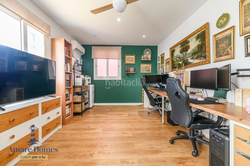 Foto 09fce4ce-9837-413b-abe3-2655fe3d5f6a. Casa adossada a Passeig Maragall Gavà