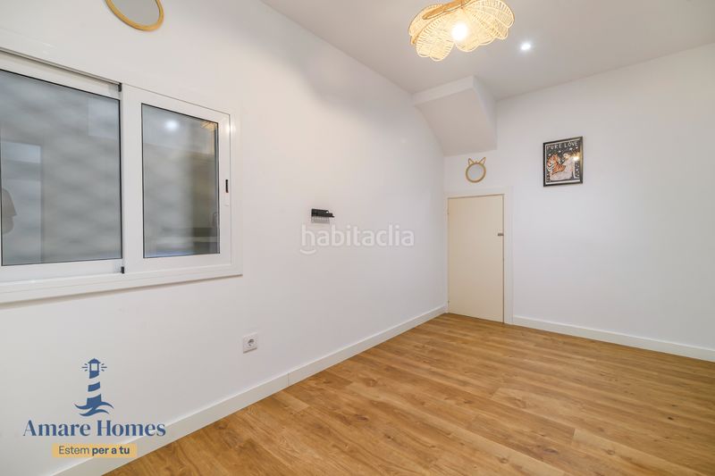 Foto 65431a90-932c-471e-9797-775e4dbd4ef5. Casa adossada a Passeig Maragall Gavà