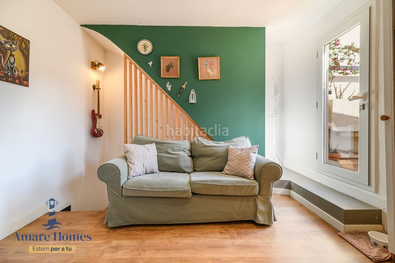 Foto 7f9cbc75-e388-432e-937e-57e649bdd305. Casa adossada a Passeig Maragall Gavà