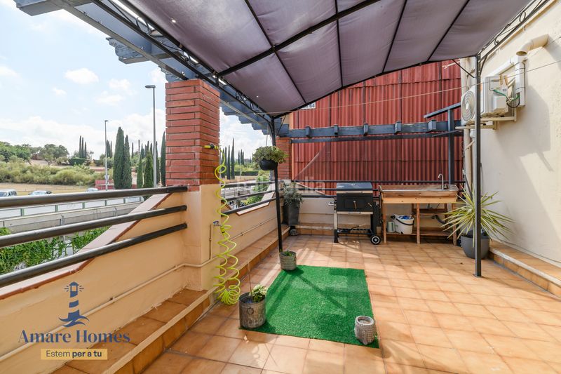Foto a660b73b-2b63-440c-827b-c9bf8711db46. Casa adossada a Passeig Maragall Gavà
