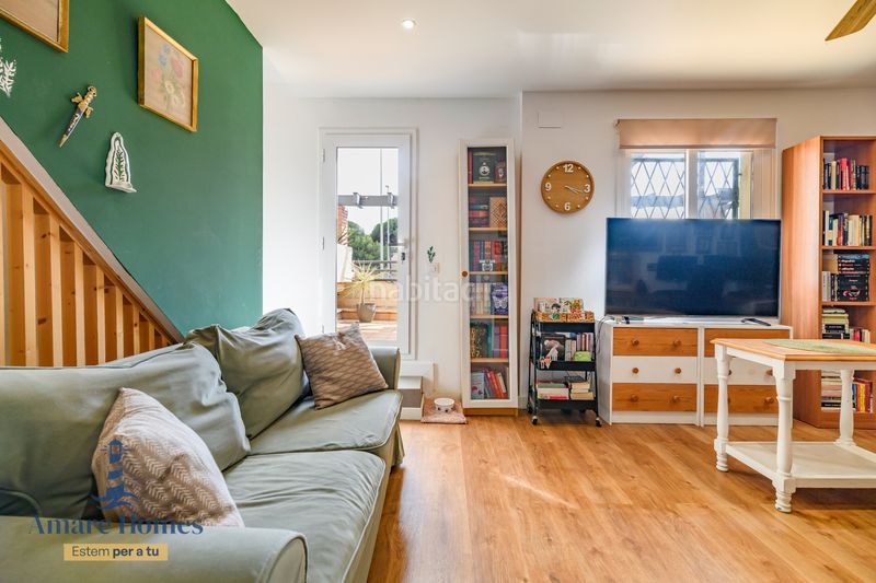 Foto a89e6fb6-9580-4cfe-81ee-21e3736a97ff. Casa adossada a Passeig Maragall Gavà