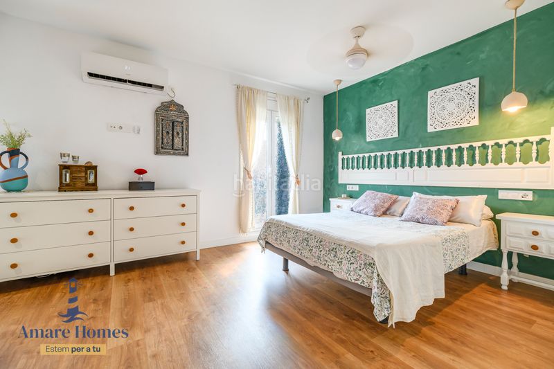 Foto bb3d41e1-fd4b-43c5-b022-5a6f65f4380b. Casa adossada a Passeig Maragall Gavà