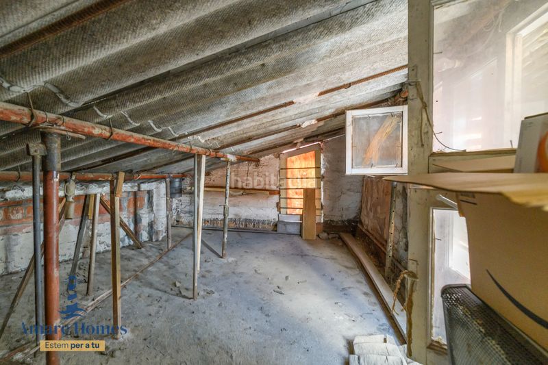 Foto bd2a511a-1455-43f4-a7f7-58fd01b29182. Casa adossada a Passeig Maragall Gavà