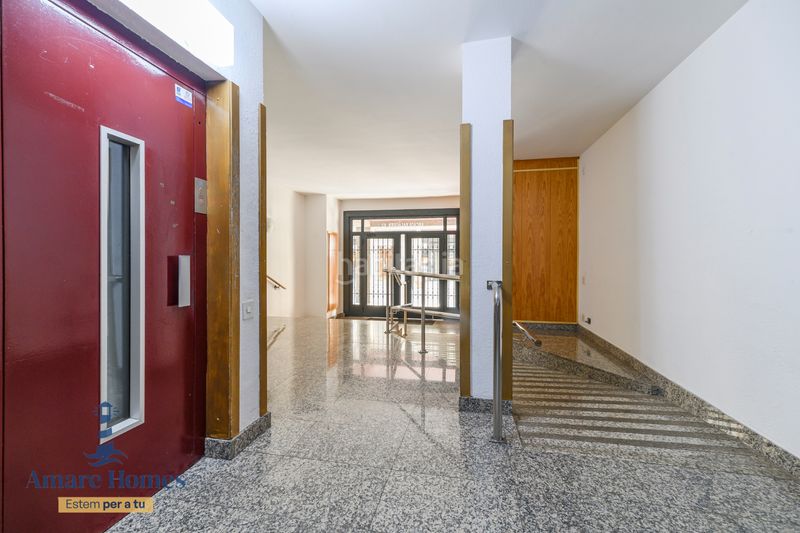 Foto f8c02514-2921-4cd2-b37b-9004dd7bfa61. Àtic amb aparcament a Centre Castelldefels
