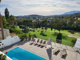Xalet  45 urbanización nva andalucía aloha. Villa en venta en aloha golf, nueva andalucía  6 dormitorios, pi