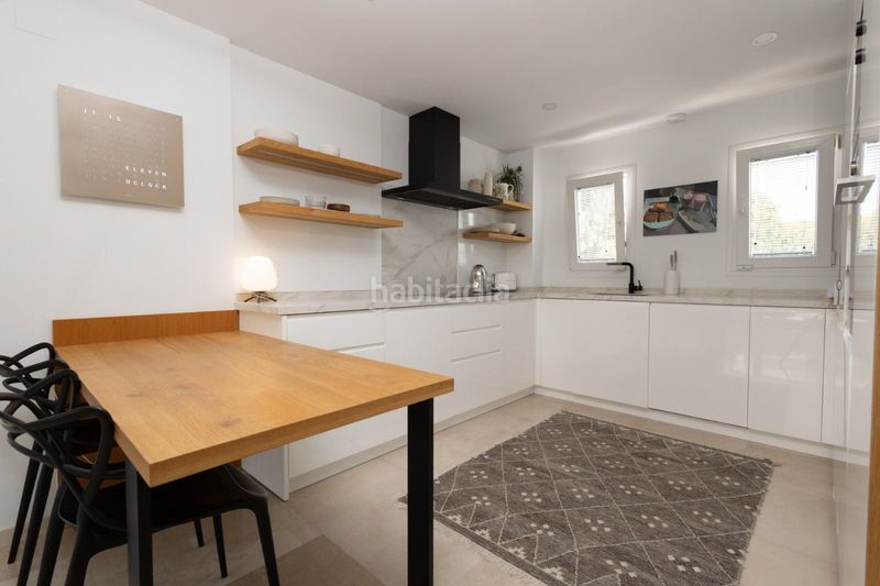 Foto 1ba83a7c-0b77-4102-bff6-31e717b1cb79. Casa aparellada amb aparcament piscina a Calahonda Mijas