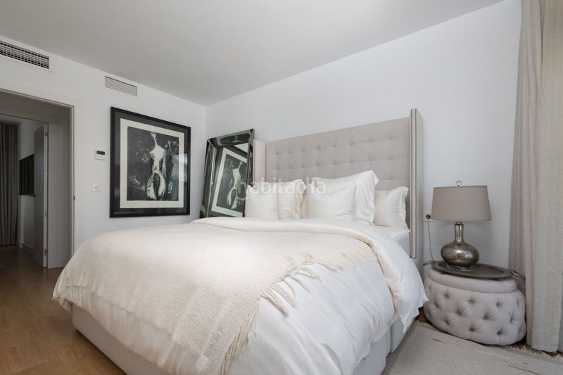 Foto cbcd9198-7d15-4203-84b8-5aa0c20073bb. Casa aparellada amb aparcament piscina a Calahonda Mijas