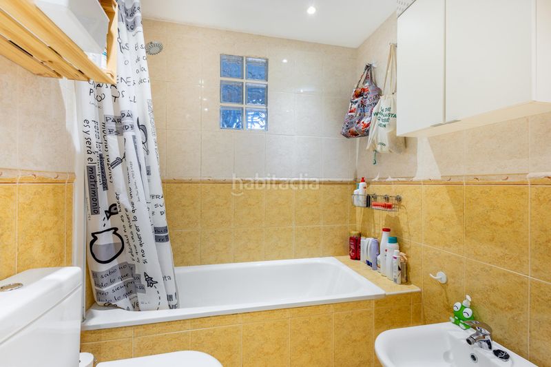 Foto 1bf293dc-f48a-48ad-b320-88bcfa4761a0. Casa aparellada amb aparcament piscina a Nueva Torrequebrada Benalmádena